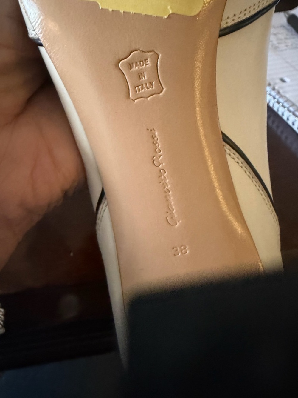 Gianvito Rossi White Scalloped Pointed-Toe Pumps with Black Trim - Picture 9 of 12